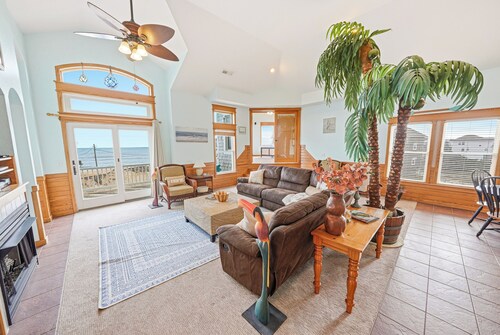 Sprawling BeachFront Home w/Pool, Game Room, Hot Tub, 2 King Suites, Sleeps 15
