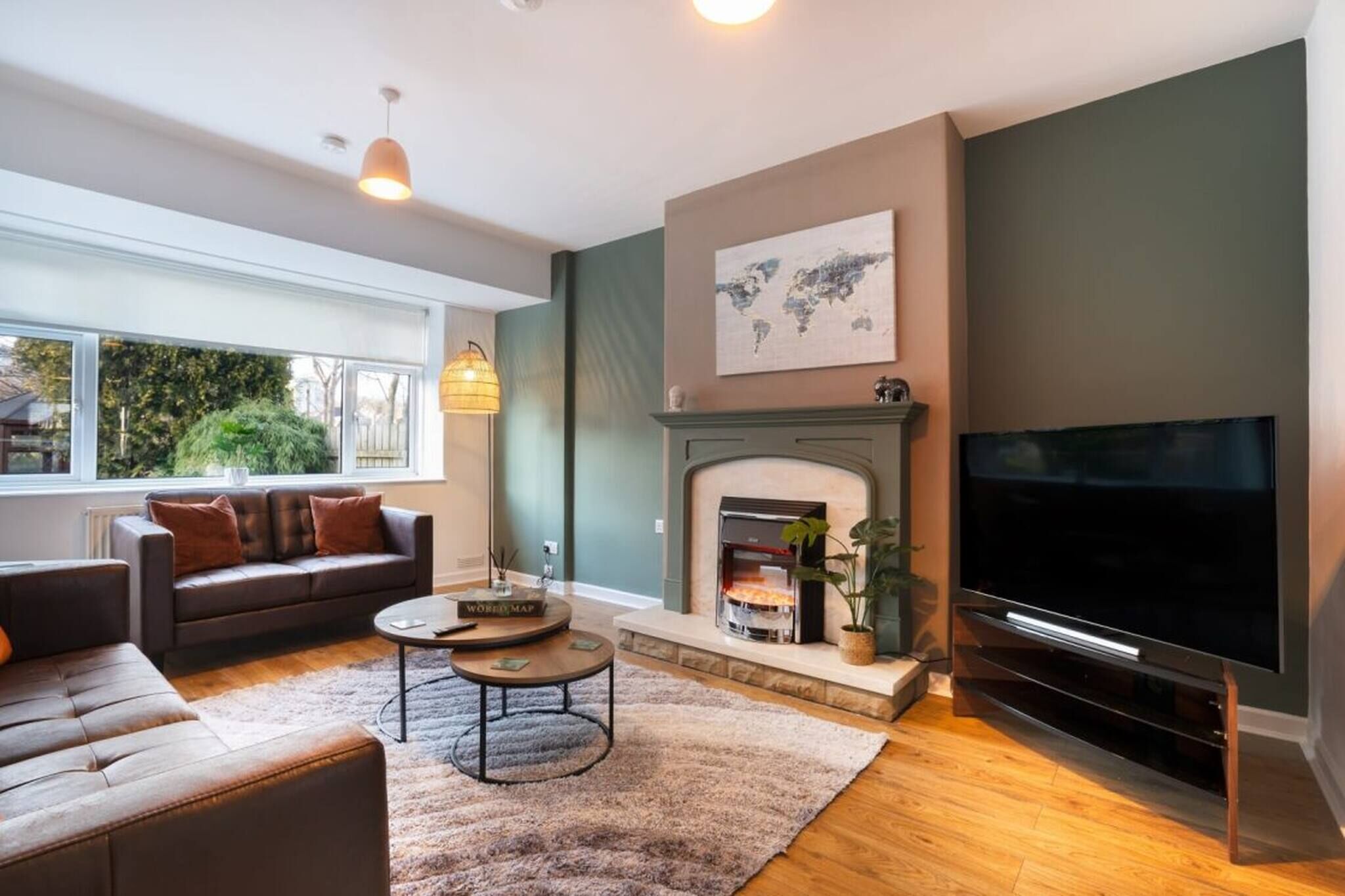 Apartment, 2 Bedrooms, Smoking | Living room