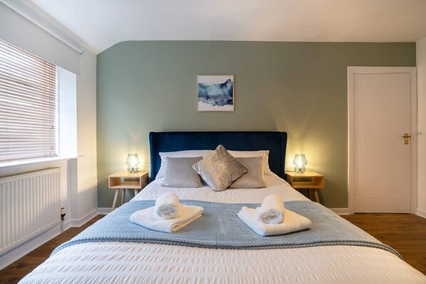 Apartment, 2 Bedrooms, Smoking | 2 bedrooms - 10-min to AB City Centre - Parking - Garden - Wifi (Aberdeen)