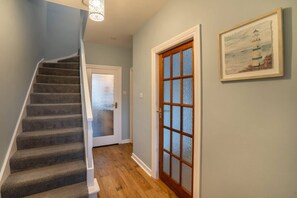 Apartment, 2 Bedrooms, Smoking | Interior - 10-min to AB City Centre - Parking - Garden - Wifi (Aberdeen)