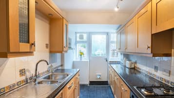 Apartment, 2 Bedrooms, Smoking | Interior