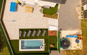 A heated pool - Beautiful home in Otocac (Otocac)