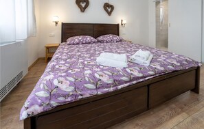 Iron/ironing board, travel cot, free WiFi - Beautiful home in Otocac (Otocac)