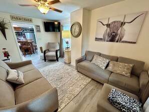 TV - Hot Tub, Private Creek, Trout Fishing, Sauna, & Mountain View (Star Tannery)