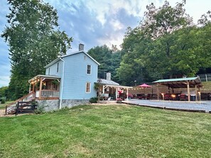 Exterior - Hot Tub, Private Creek, Trout Fishing, Sauna, & Mountain View (Star Tannery)