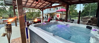 Hot Tub, Private Creek, Trout Fishing, Sauna, & Mountain View