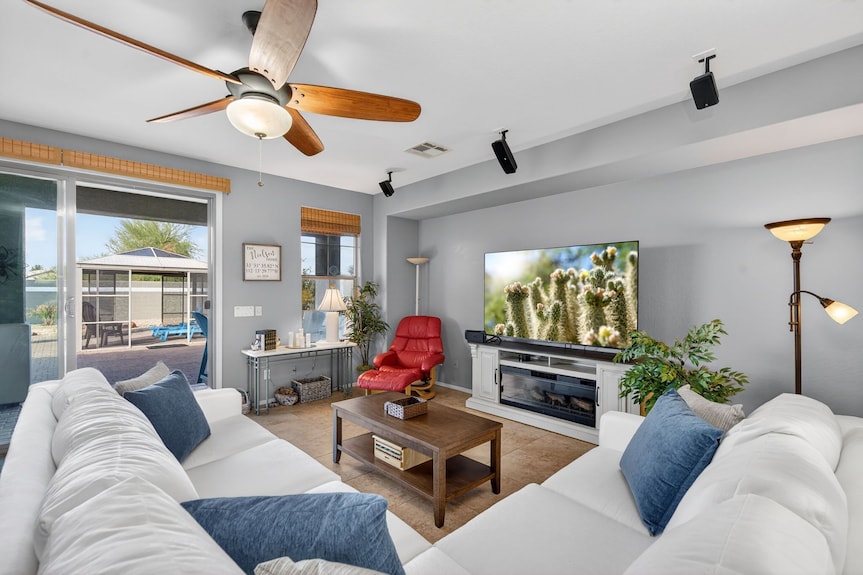 New Listing - Single Story W/pool & Hot Tub - Glendale - State Farm - West Gate - Glendale, AZ