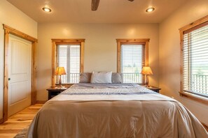 Travel cot, free WiFi, bed sheets, wheelchair access - Teton View Retreat- Hot Tub - Game Room - Fire Pit (Alta)