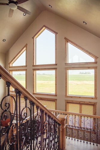 Teton View Retreat- Hot Tub - Game Room - Fire Pit