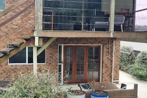 Exterior - Quaint studio with AC in friendly Kuluin neighborhood (Kuluin)