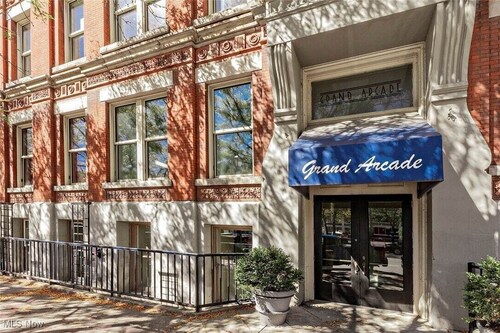 2BR Executive Suite Downtown Cleveland