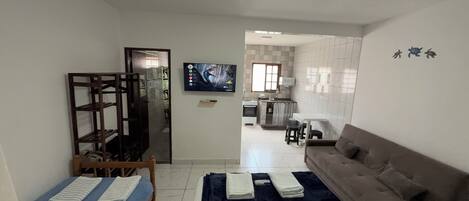 Fer et planche à repasser, accès Internet, draps fournis