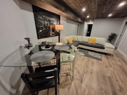 1-bdrm basement unit (full bathroom/laundry)