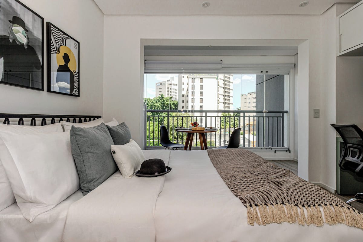 Studio Casal com Varanda | Trang trí khác biệt, trang bị nội thất với thiết kế riêng biệt