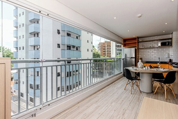 Apartamento 1 Dorm Casal | Balcony