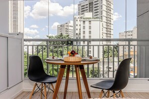 Studio Casal com Varanda | Outdoor dining
