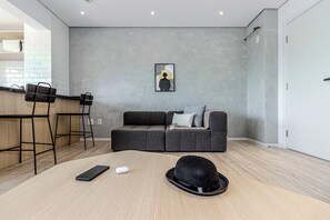 Apartamento 1 Dorm Casal | Living room | Smart TV