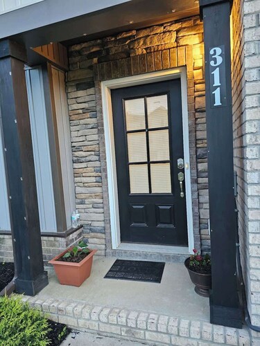 20-Min Drive to Nashville | with Balcony & BBQ