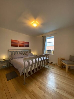 2 bedrooms, iron/ironing board, WiFi, bed sheets - Maison Tamtam (CITQ #: 309507) (Montréal)