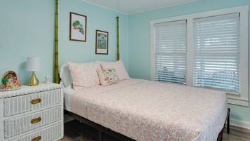 2 室のベッドルーム、アイロン / アイロン台、WiFi、ベッドシーツ