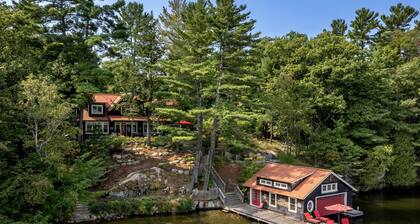 6 bed 4 bath cottage on Lake Rosseau with boathouse and sandy beach!