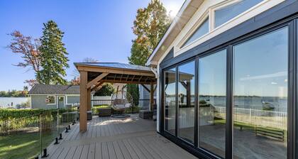 Beautiful Lakeside Retreat on Lake Simcoe