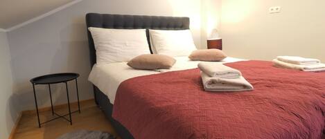 Internet, bed sheets