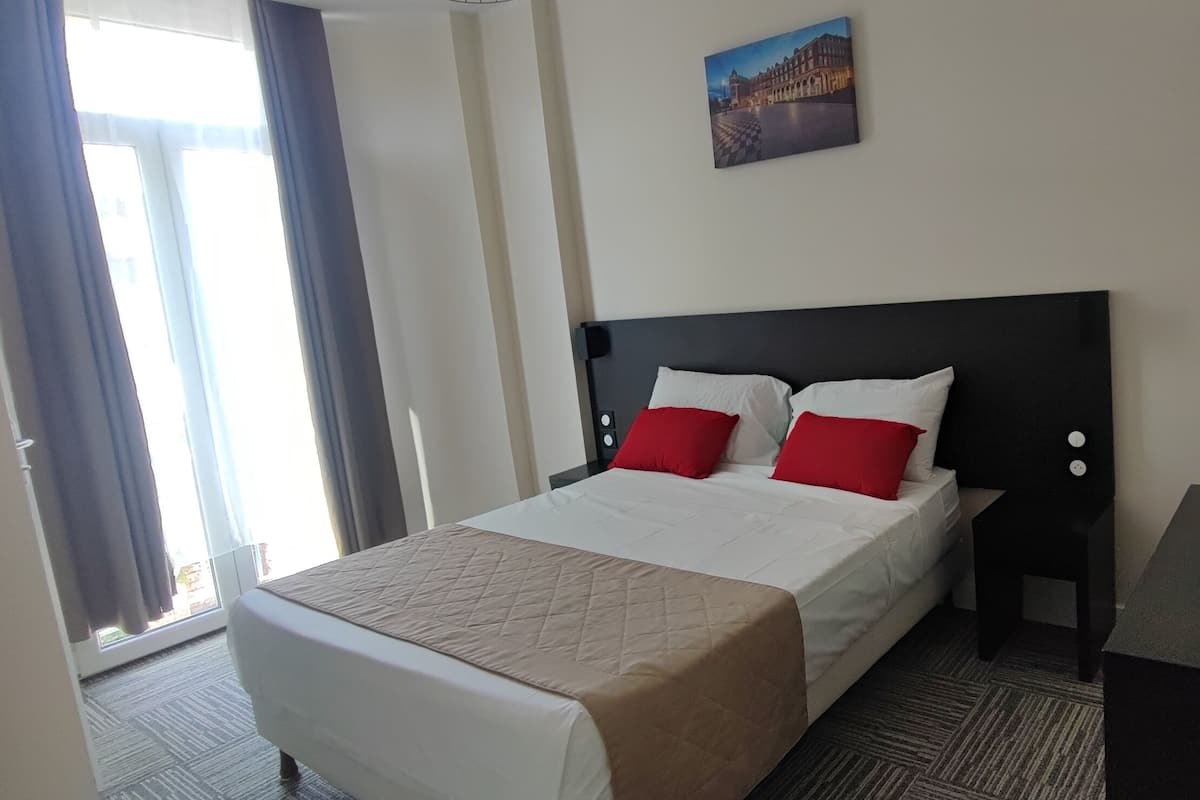 Comfort Double Room, City View | Desk, free WiFi