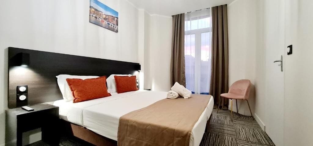 Comfort Double or Twin Room, City View | Desk, free WiFi