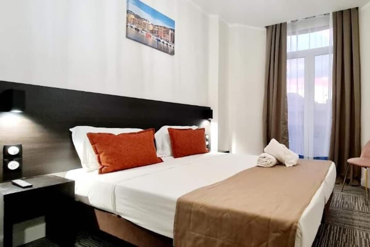 Comfort Double or Twin Room, City View | Desk, free WiFi