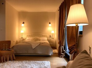 Internet, bed sheets - Apartments & Rooms Latin - Standard Double Room (Plaski)
