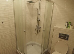 Douche, serviettes fournies