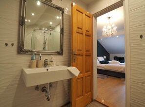 Douche, serviettes fournies