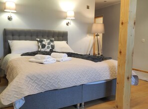 Internet, bed sheets - Apartments & Rooms Latin - Quadruple Room (Plaski)