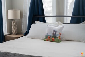 2 habitaciones, escritorio, tabla de planchar con plancha y wifi gratis