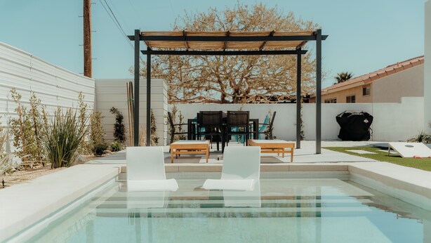 Pool - Tranquil Escape: Pool & Hot Tub near Palm Springs, Joshua Tree (Desert Hot Springs)