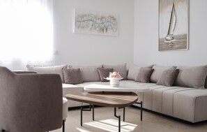 Smart TV - Gorgeous home in Policnik (Policnik)