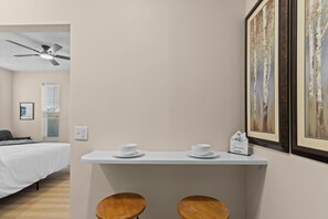 Iron/ironing board, WiFi, bed sheets - Two unit Townhome  in Carmel Arts District! (Carmel)