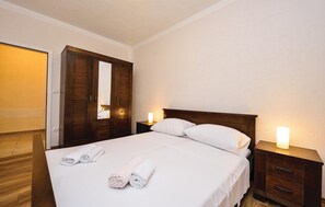 6 bedrooms, travel crib, free WiFi - Beautiful home in Vir (Vir)