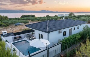A heated pool - Cozy home in Sveti Petar (Sveti Petar)