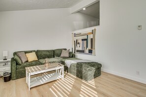 TV, fireplace - Family Ski Getaway in Midvale: 16 Mi to Snowbird (Midvale)