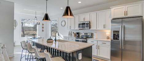 Refrigerador, microondas, parrilla de estufa y lavavajillas