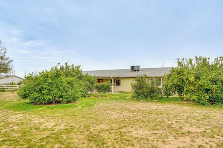 Exterior. Yard, Patio & Grill! Florence Home Near Monastery