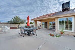 Outdoor dining - < 1 Mi to Courses! Quiet Golfer's Gem in Sun Lakes (Sun Lakes)