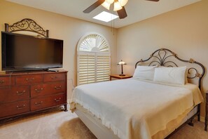2 bedrooms, desk, iron/ironing board, Internet - < 1 Mi to Courses! Quiet Golfer's Gem in Sun Lakes (Sun Lakes)