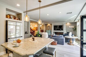 Interior - Luxe Las Vegas Home w/ Patio, Dogs Welcome! (Las Vegas)