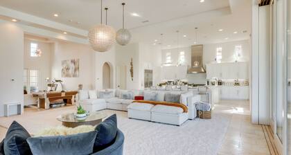 5,300-Sq-Ft Gem w/ Golf Course Views in La Quinta