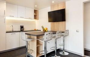 Fridge, microwave, oven, dishwasher - Gorgeous (sta)caravan in Vabriga with WiFi (Vabriga)