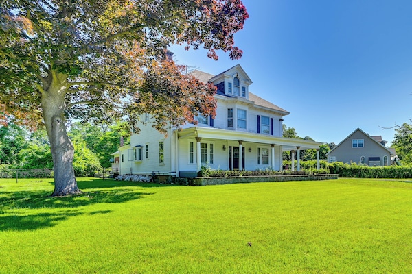 Schenectady Vacation Rental | 3BR | 1.5BA | 3,500 Sq Ft