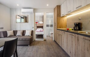 2 bedrooms, travel cot, free WiFi - Nice (sta)caravan in Vabriga with WiFi (Vabriga)